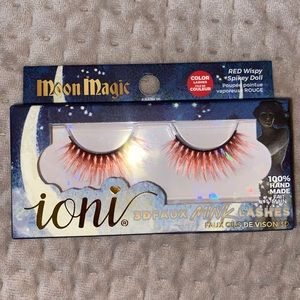 Soft Red Lashes